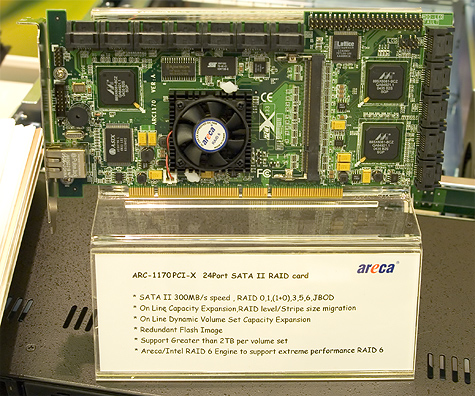 CeBIT 2005: Areca ARC-1170 24-poorts PCI-X SATA RAID-adapter