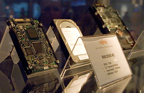 CeBIT 2005: Fujitsu MAV 2,5 inch SAS-schijf